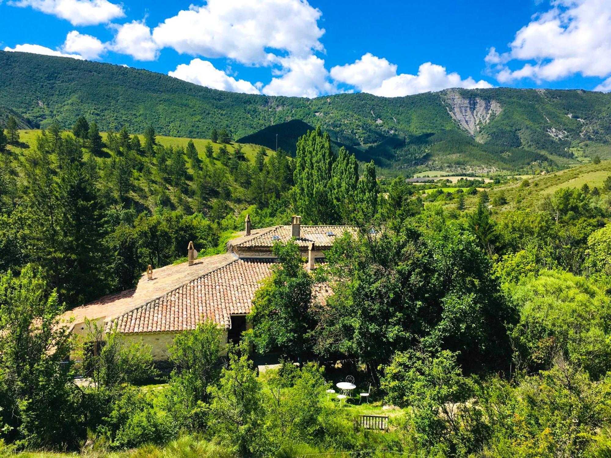 Le Moulin De La Viorne, Gite Avec Piscine Au Coeur De La Nature En Haute-Provence Les Omergues Exterior foto